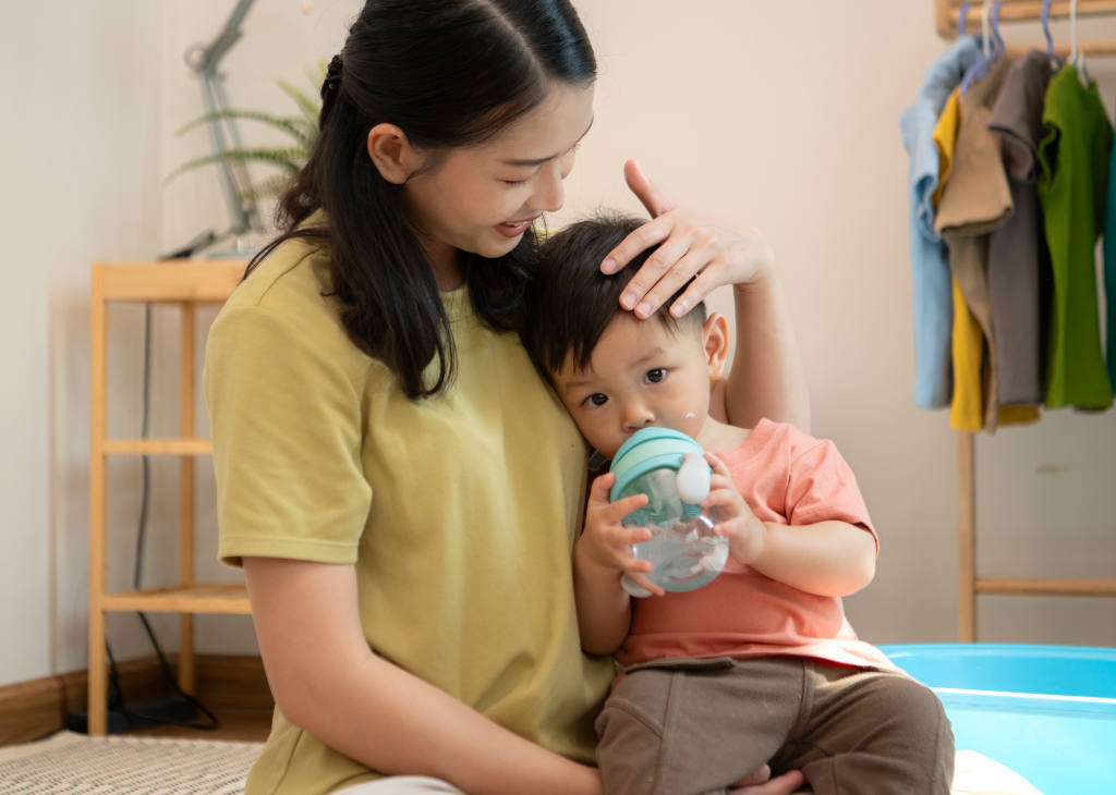 ร้อนจัดอันตราย! ‘ภาวะขาดน้ำ’ ภัยเงียบในเด็กที่พ่อแม่ต้องระวัง