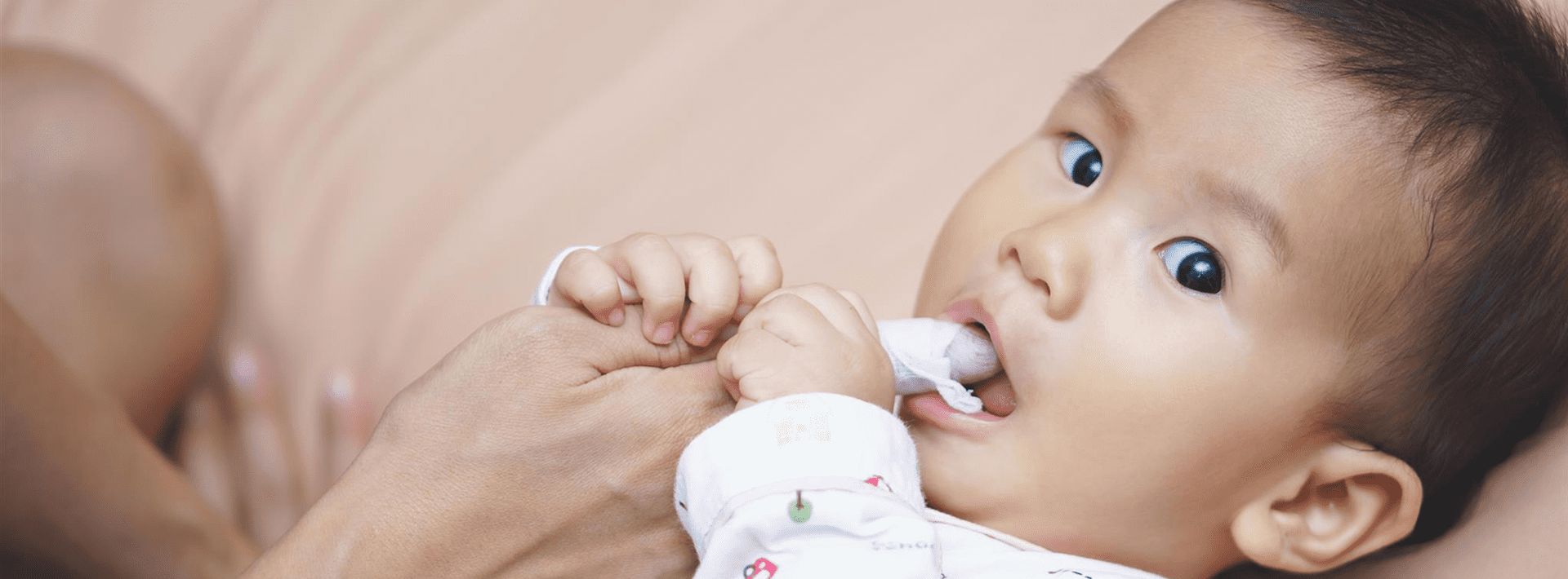 วิธีการดูแลสุขภาพช่องปากลูกน้อยตั้งแต่แรกเกิด