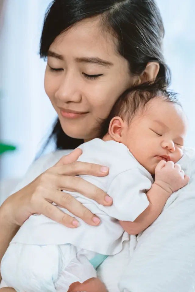 อุ้มบ่อยลูกจะติดมือ เรื่องจริงหรือเป็นแค่ความเชื่อกันนะ?