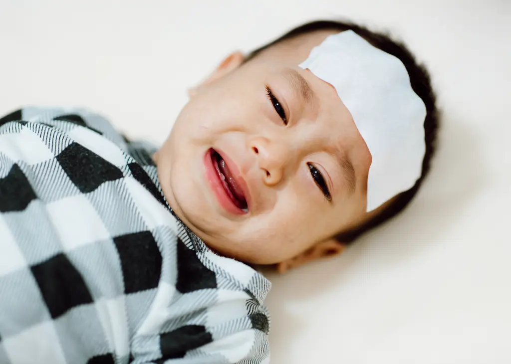 ลูกเจ็บคอบ่อย ๆ คือสัญญาณ ‘ต่อมทอนซิลอักเสบ’ หรือเปล่านะ?